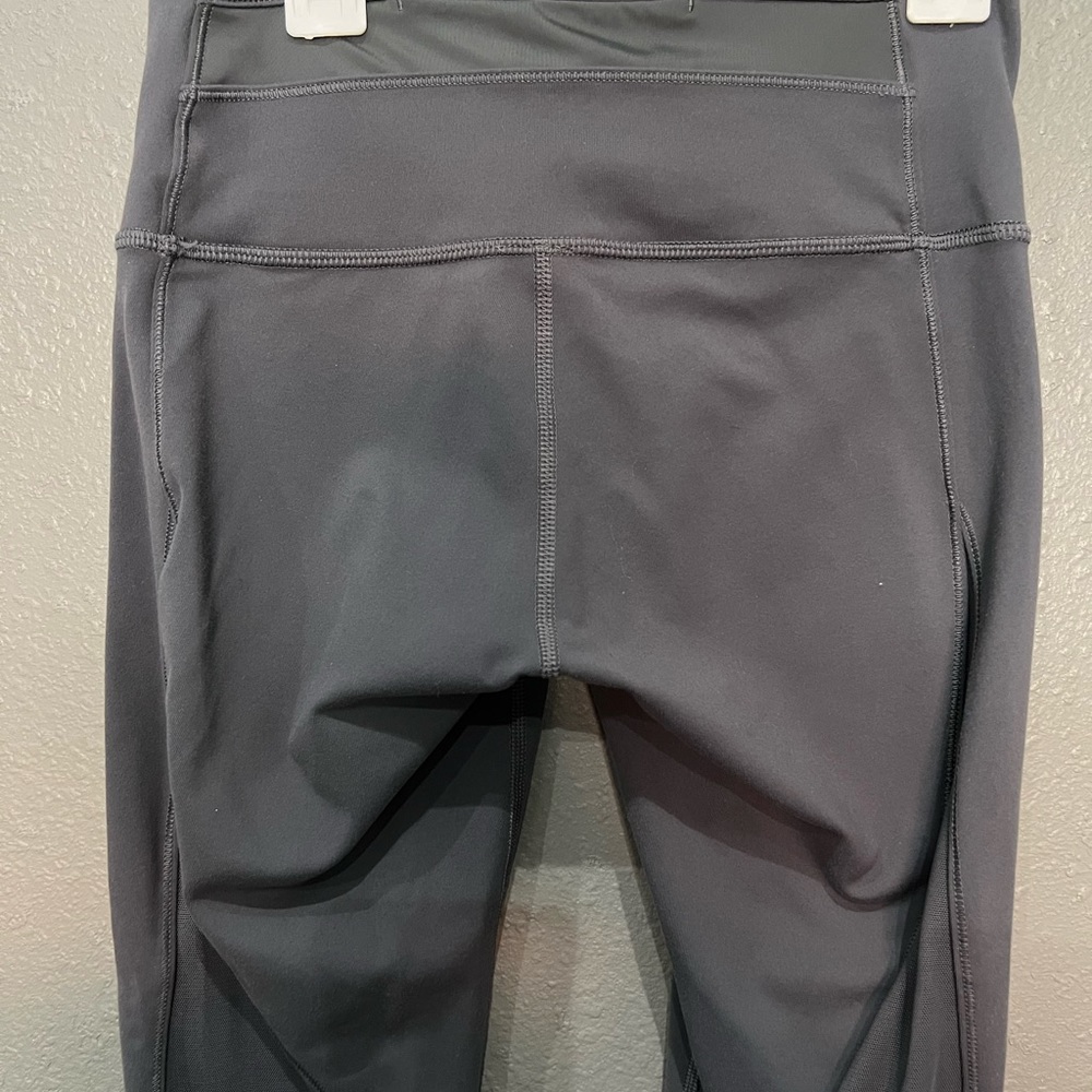 Lululemon high rise leggings with mesh size 6